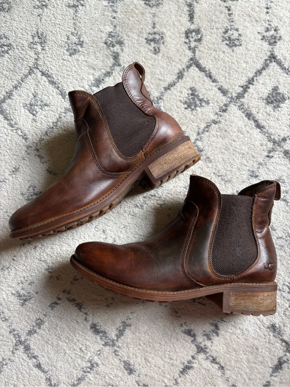 UGG Woman’s Leather Chelsea Boot (Bonham style)